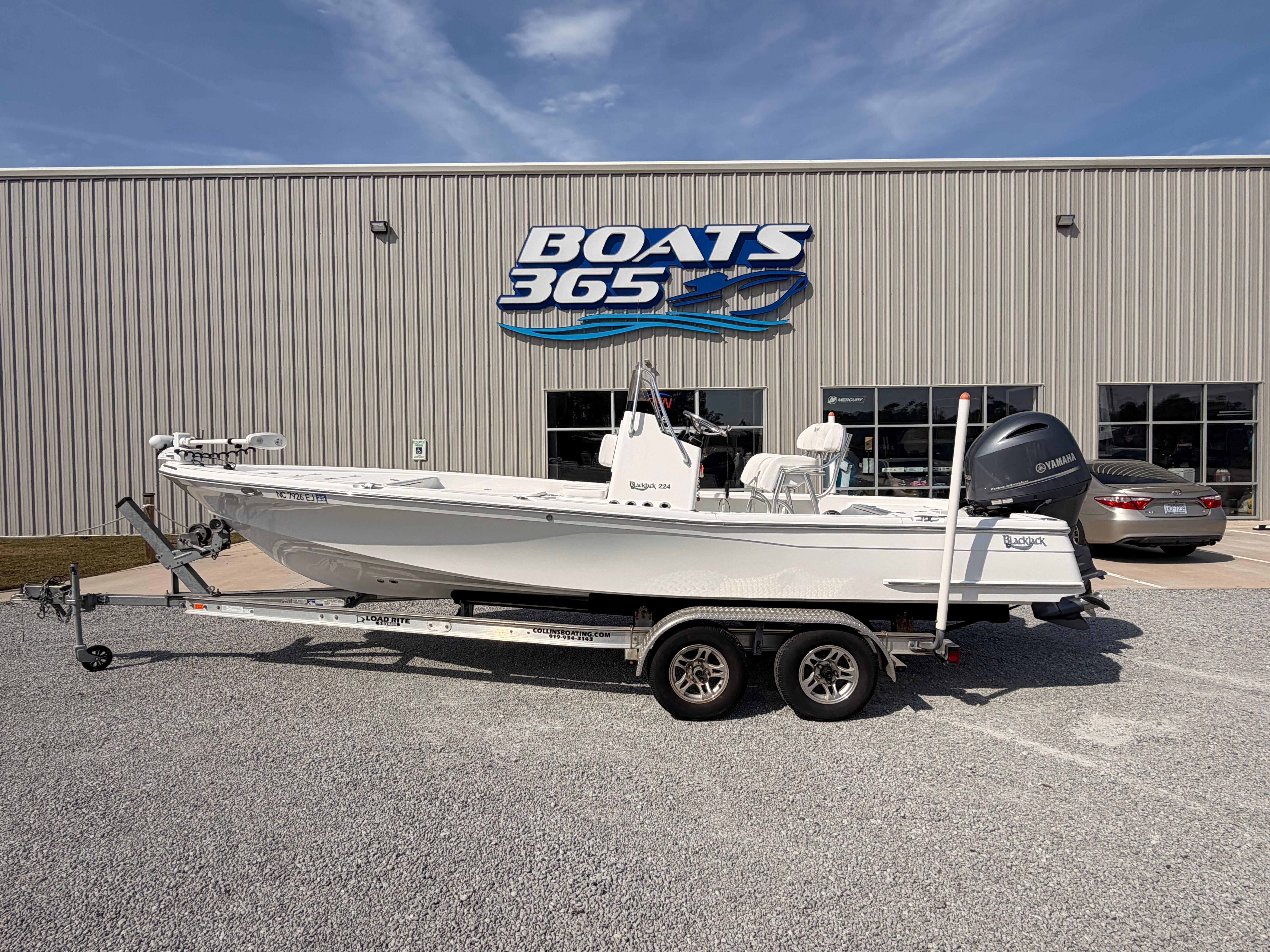 2019 BlackJack 224 boat in front of Boats 365 building.