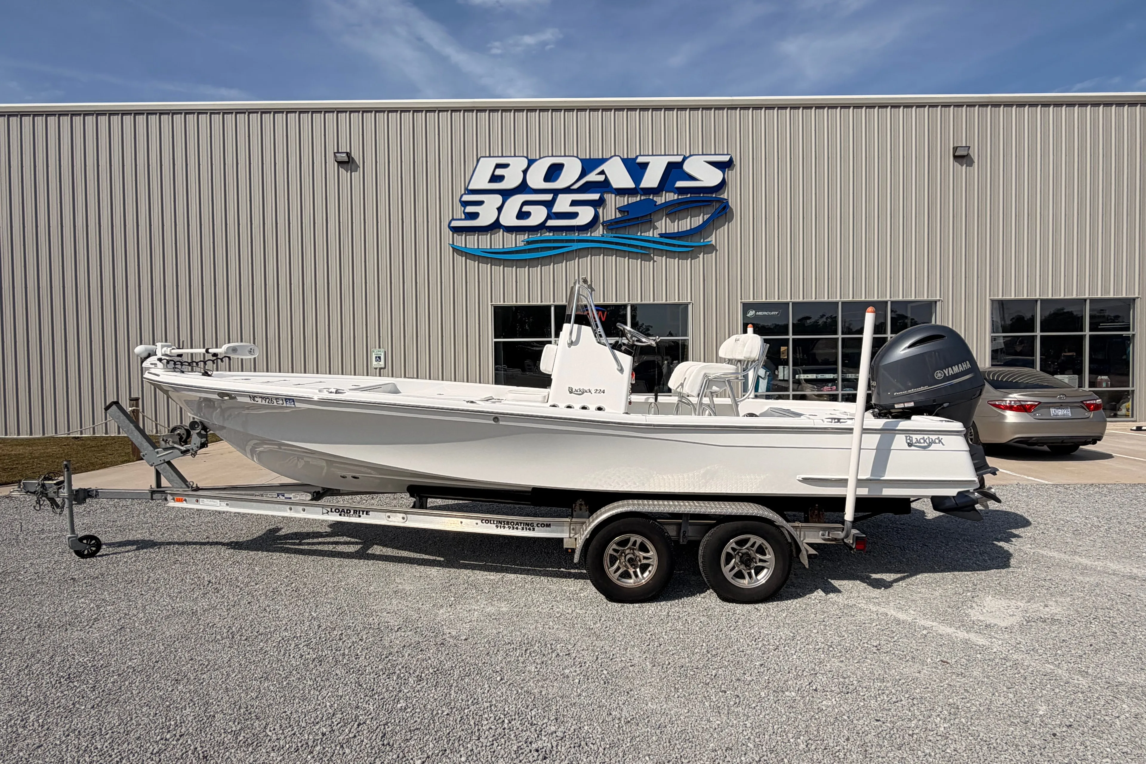 2019 BlackJack 224 boat in front of Boats 365 building.