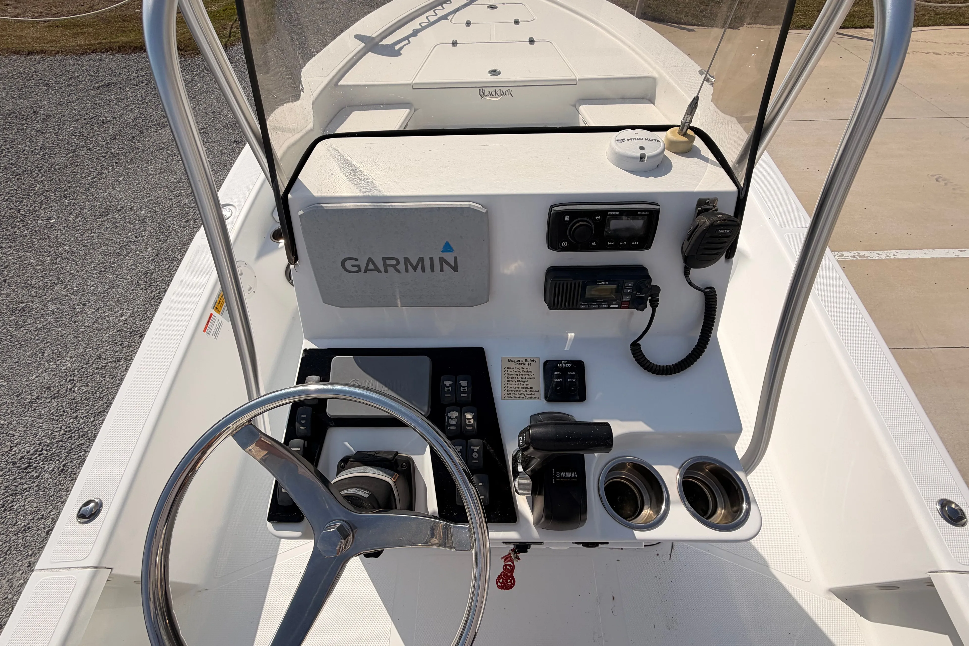 BlackJack 224 boat console, 2019 model, featuring Garmin equipment.
