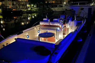 2022 Invictus 280 CX