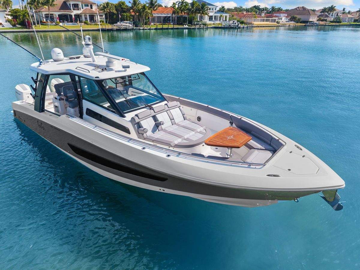 2023 Boston Whaler 42 
