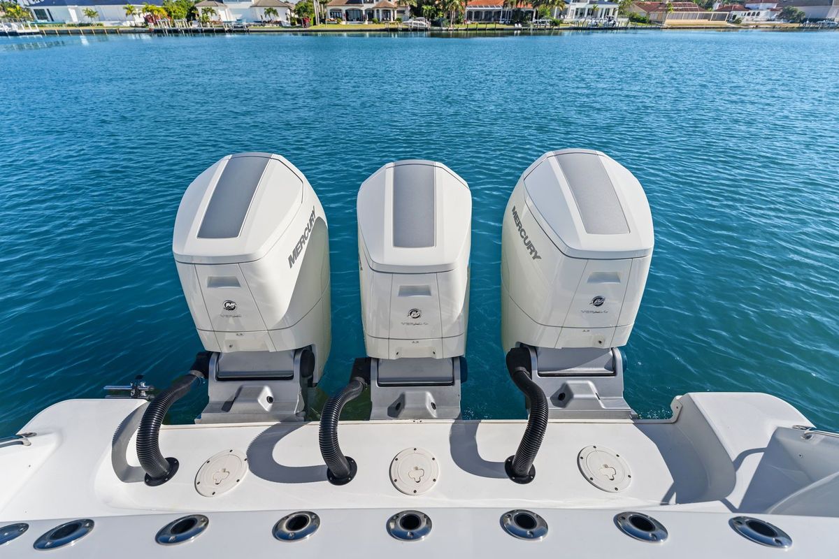 2023 Boston Whaler 42 