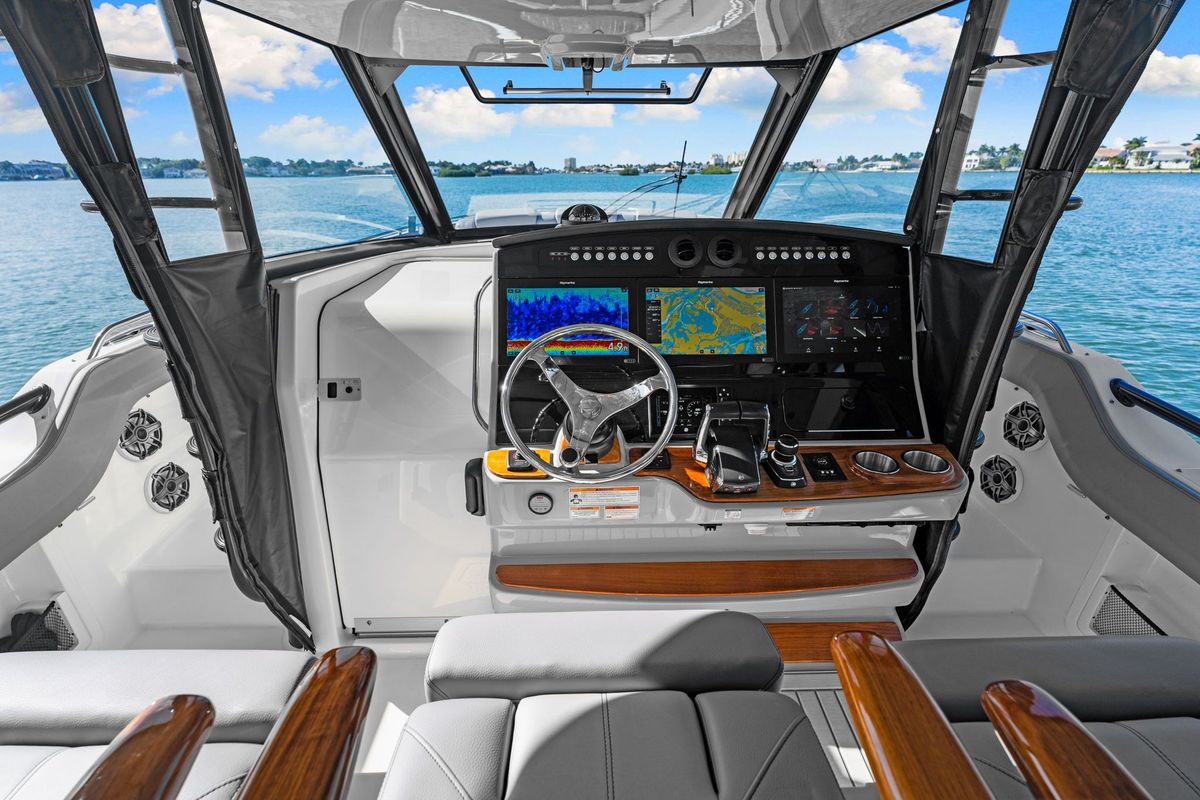2023 Boston Whaler 42 