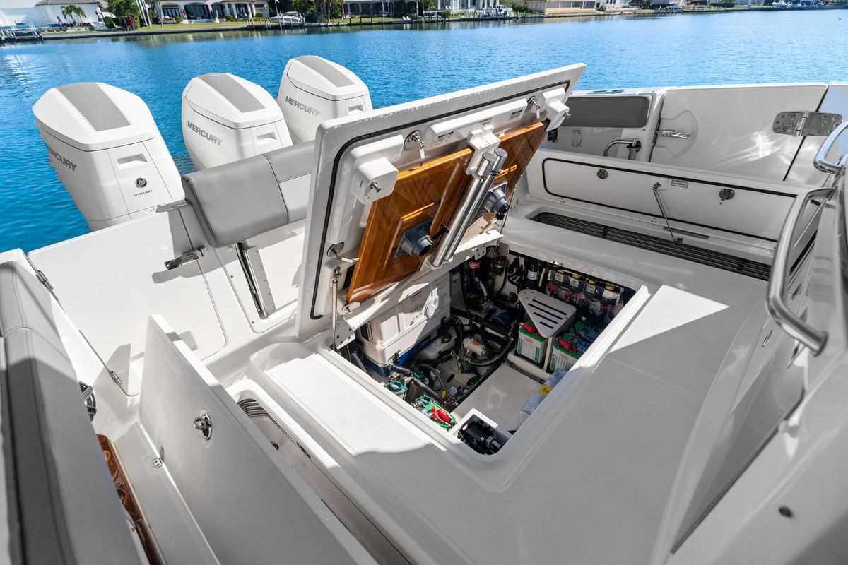2023 Boston Whaler 42 