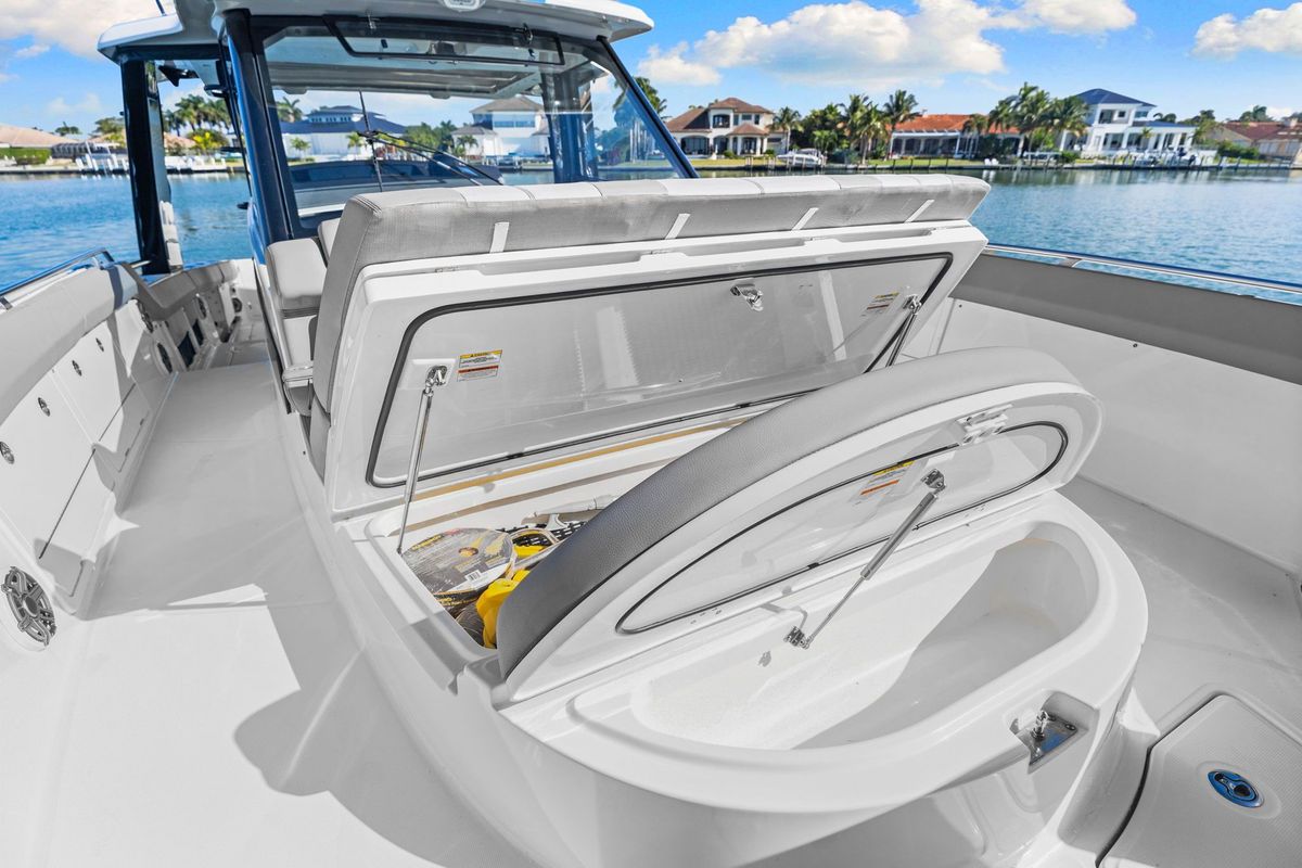 2023 Boston Whaler 42 