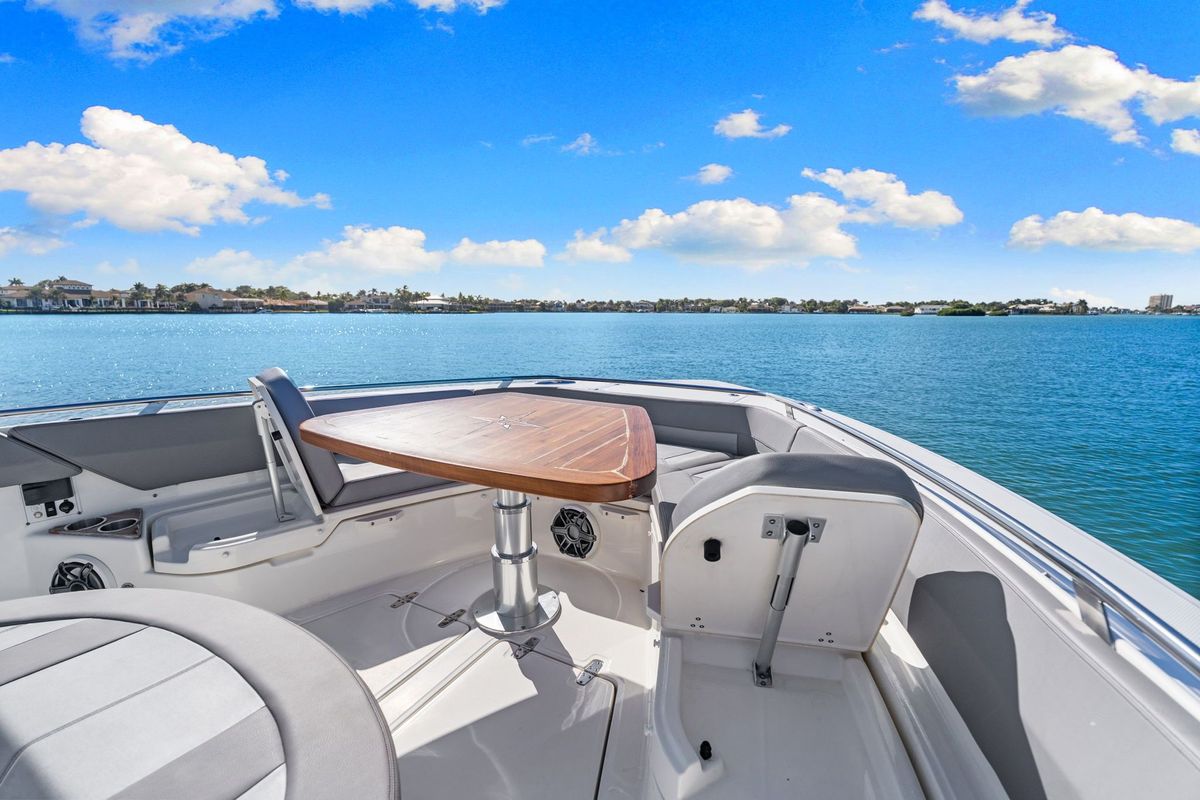 2023 Boston Whaler 42 