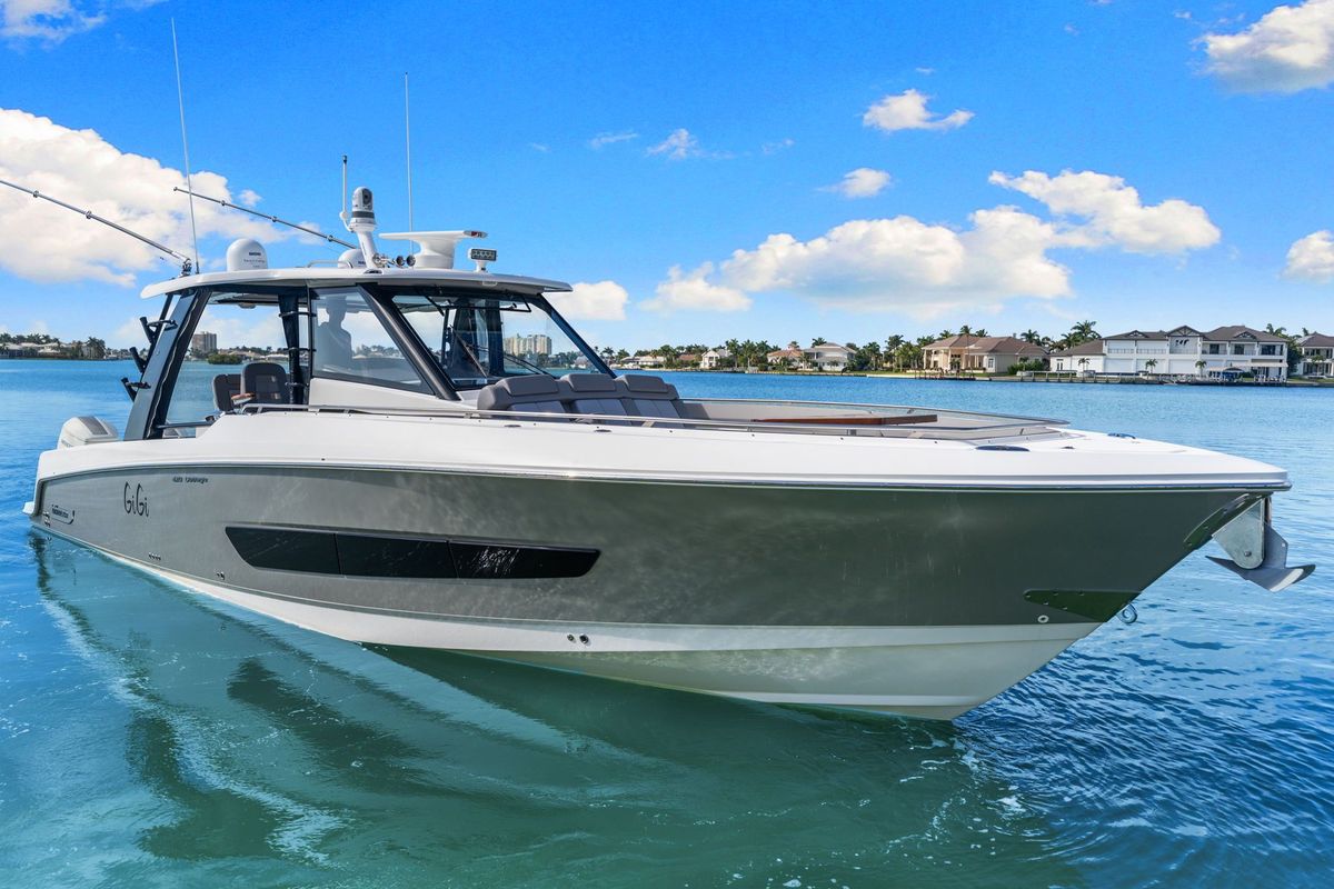 2023 Boston Whaler 42 
