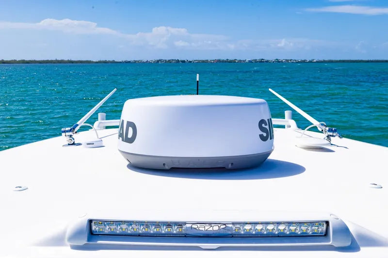  Yacht Photos Pics Bow of Streamline R 35 boat with radar, ocean view, 2025 model.