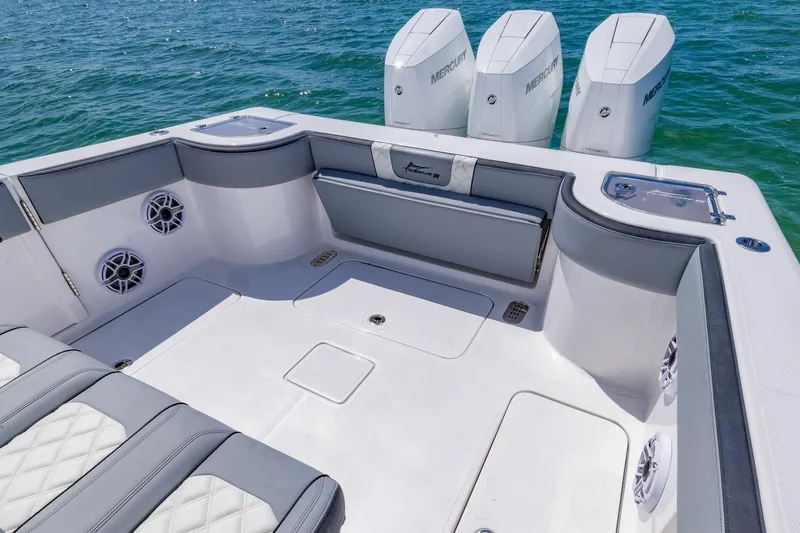  Yacht Photos Pics Luxurious 2025 Streamline R 35 boat interior with quad Mercury engines on open water.