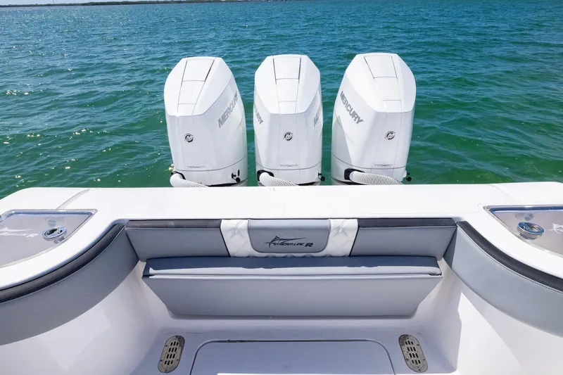  Yacht Photos Pics Streamline R 35 boat with triple Mercury engines on open water, 2025 model.