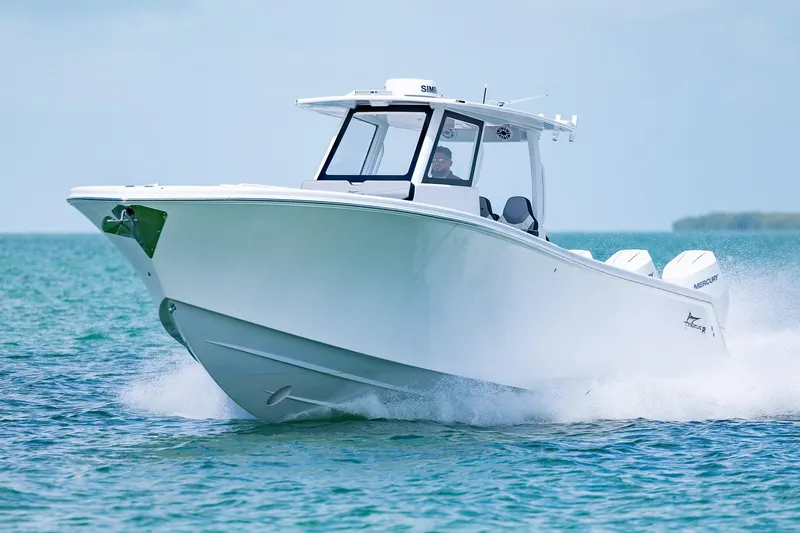  Yacht Photos Pics 2025 Streamline R 35 boat cruising on open water, showcasing sleek design and powerful performance.