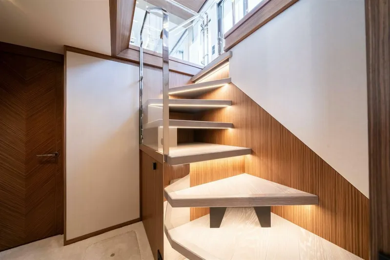  Yacht Photos Pics 2026 Sunseeker 82 Ocean Enclosed - Image 30