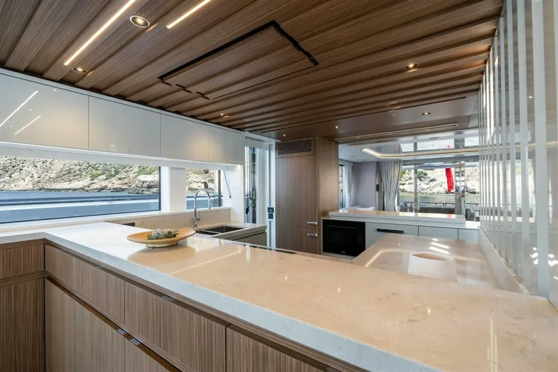  Yacht Photos Pics 2026 Sunseeker 82 Ocean Enclosed - Image 22