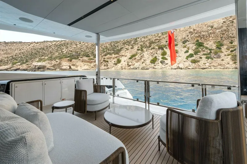  Yacht Photos Pics 2026 Sunseeker 82 Ocean Enclosed - Image 12