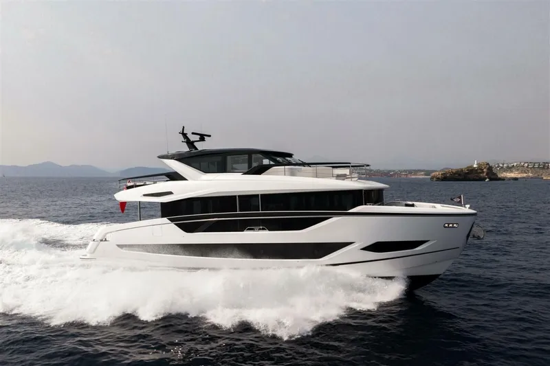  Yacht Photos Pics 2026 Sunseeker 82 Ocean Enclosed - Image 1
