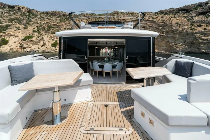  Yacht Photos Pics 2026 Sunseeker 82 Ocean Enclosed - Image 28