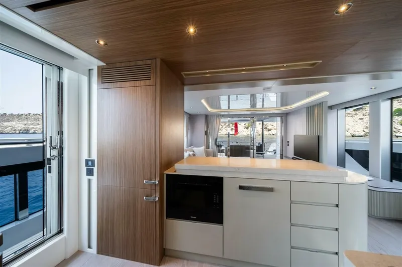  Yacht Photos Pics 2026 Sunseeker 82 Ocean Enclosed - Image 21