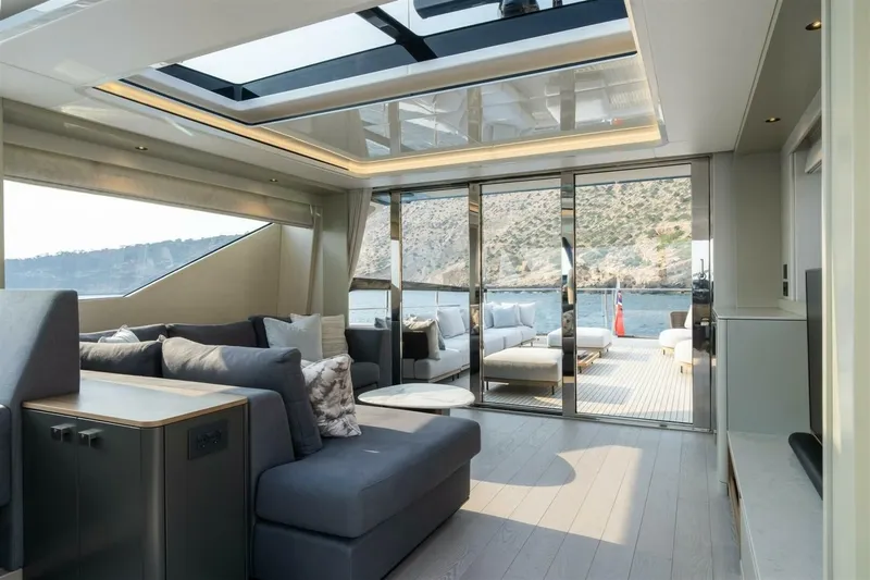  Yacht Photos Pics 2026 Sunseeker 82 Ocean Enclosed - Image 51