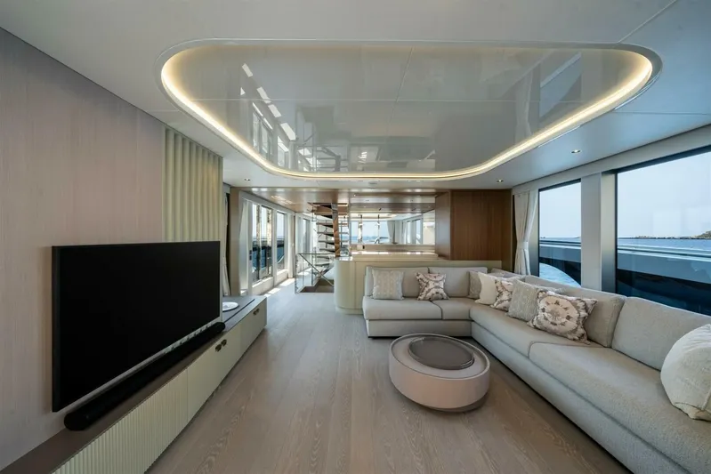  Yacht Photos Pics 2026 Sunseeker 82 Ocean Enclosed - Image 13