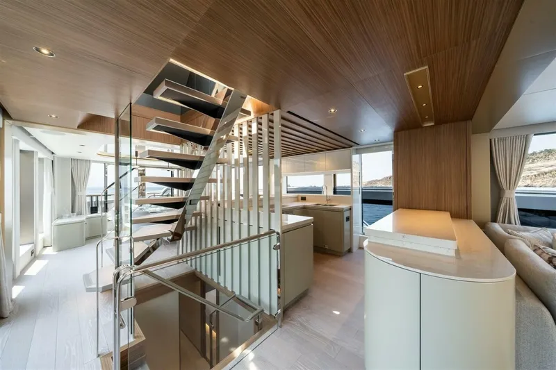  Yacht Photos Pics 2026 Sunseeker 82 Ocean Enclosed - Image 19