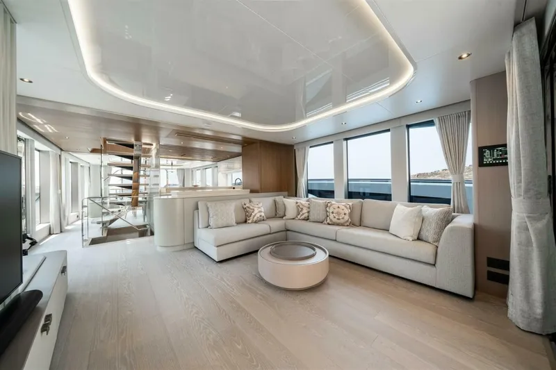  Yacht Photos Pics 2026 Sunseeker 82 Ocean Enclosed - Image 16