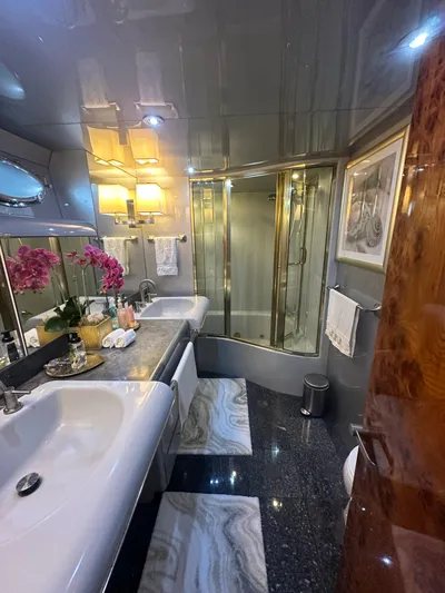 Amora Yacht Photos Pics 