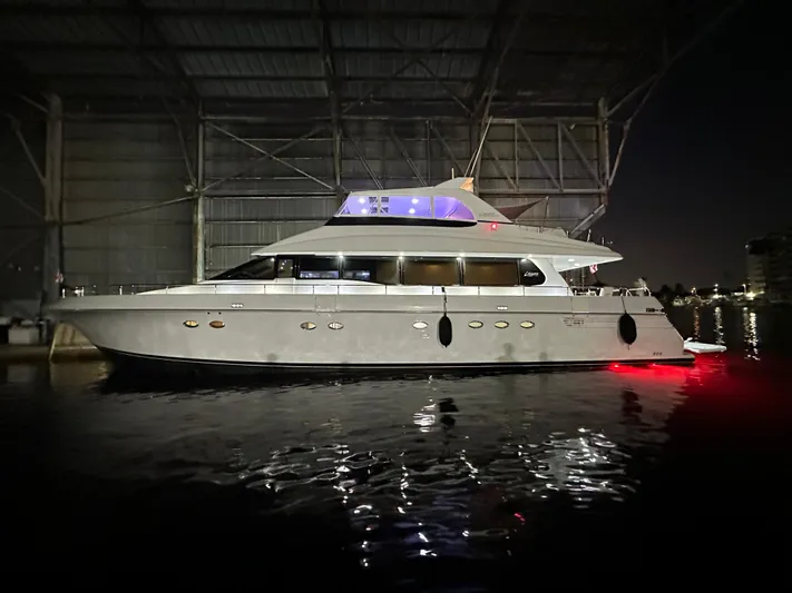 Amora Yacht Photos Pics 