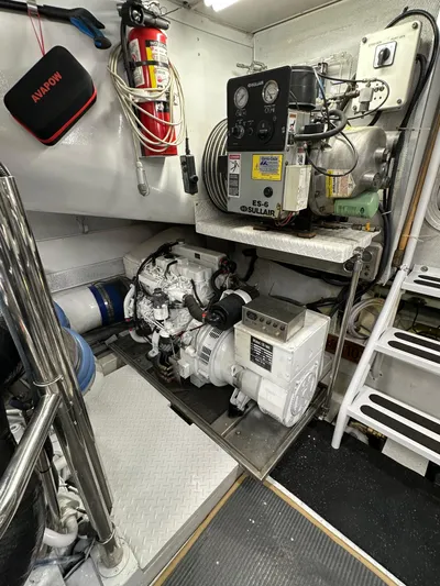 Amora Yacht Photos Pics 