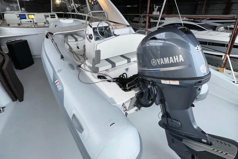 Amora Yacht Photos Pics 