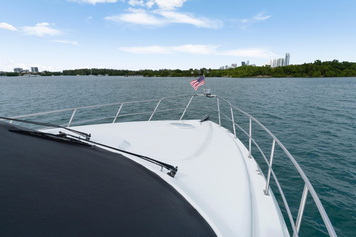 2001 Cruisers Yachts 53 