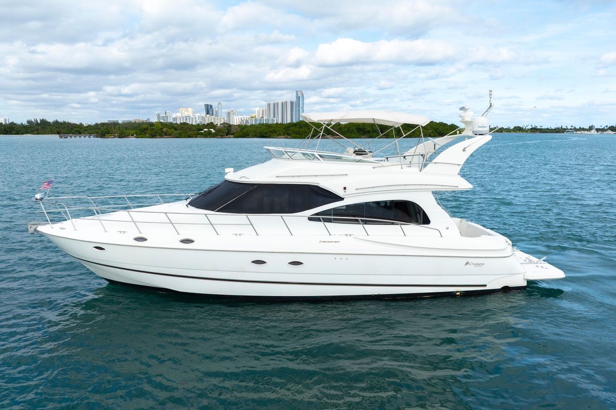 2001 Cruisers Yachts 53 