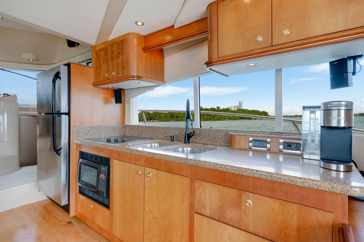 2001 Cruisers Yachts 53 