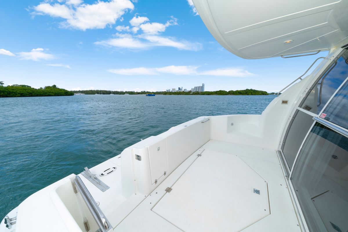 2001 Cruisers Yachts 53 