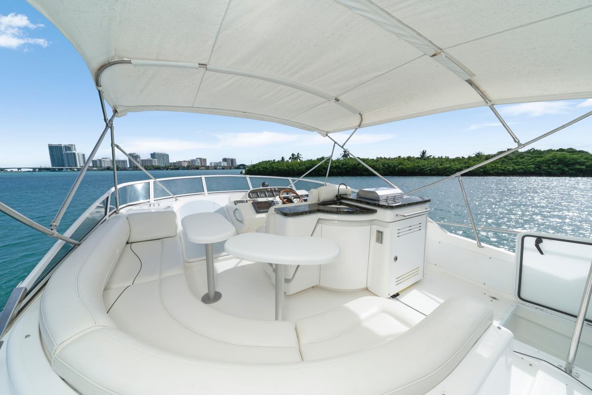 2001 Cruisers Yachts 53 