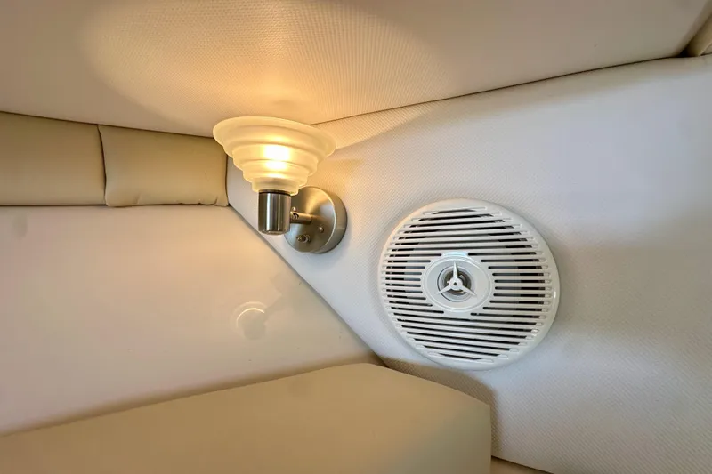 Seahorse Yacht Photos Pics Interior of 2018 Wellcraft 290 Coastal boat with light fixture and speaker.