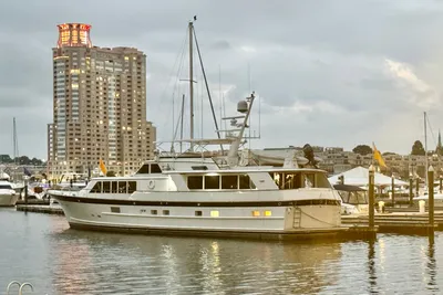 Burger 86 Raised Pilothouse