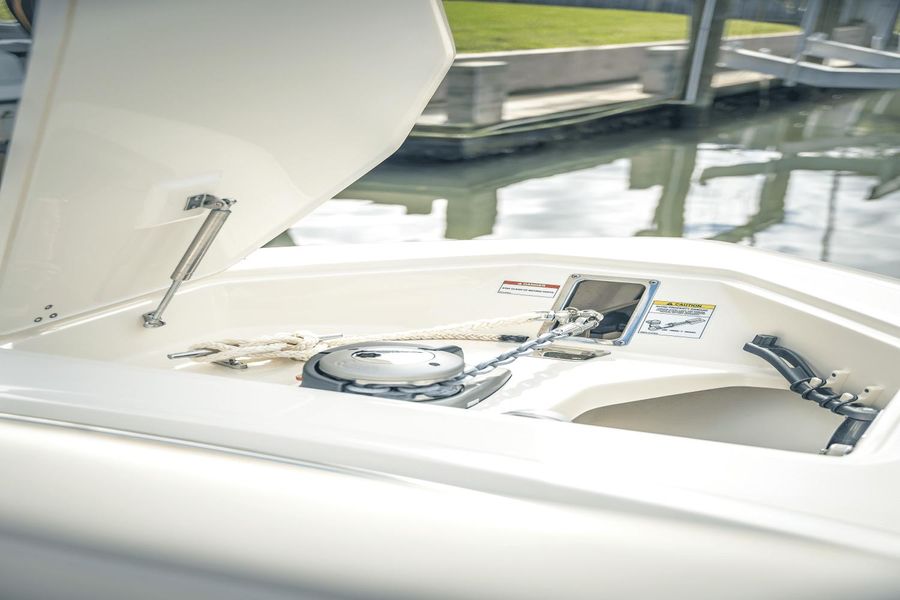 2022 Boston Whaler 330 Outrage