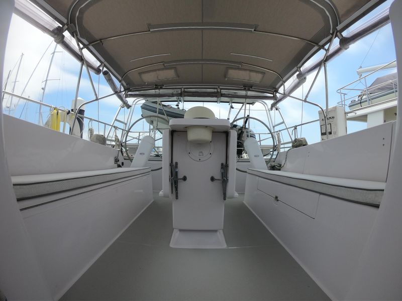 2017 Catalina 425