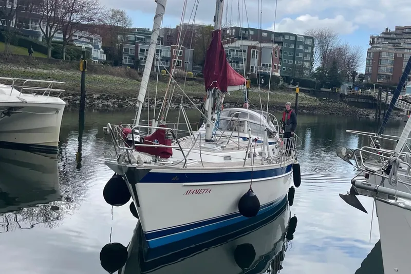 Ayametta Yacht Photos Pics arriving Granville Island