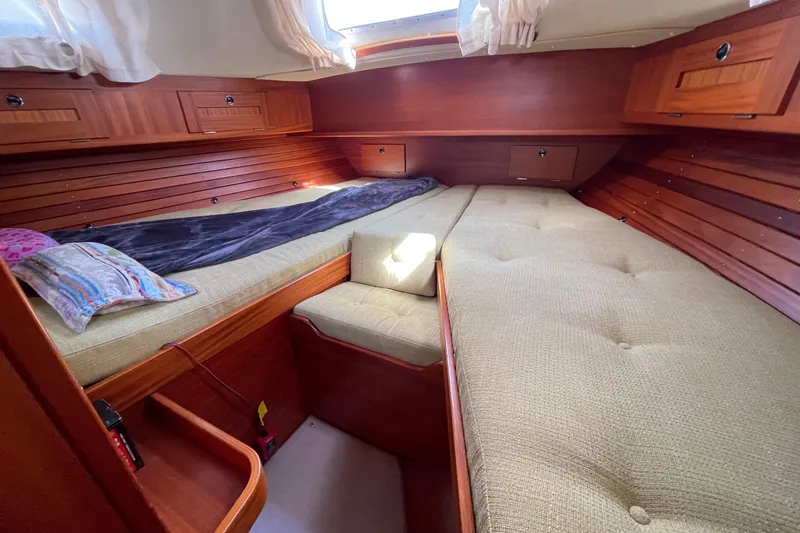 Ayametta Yacht Photos Pics Aft stateroom