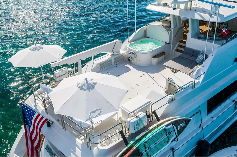 Kemosabe Yacht Photos Pics Luxurious 2007 Westport 112 yacht with sun deck, jacuzzi, and ocean view.