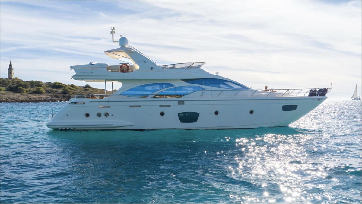 2008 Azimut 74 