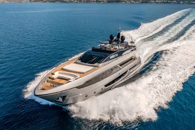 Riva 100' Corsaro