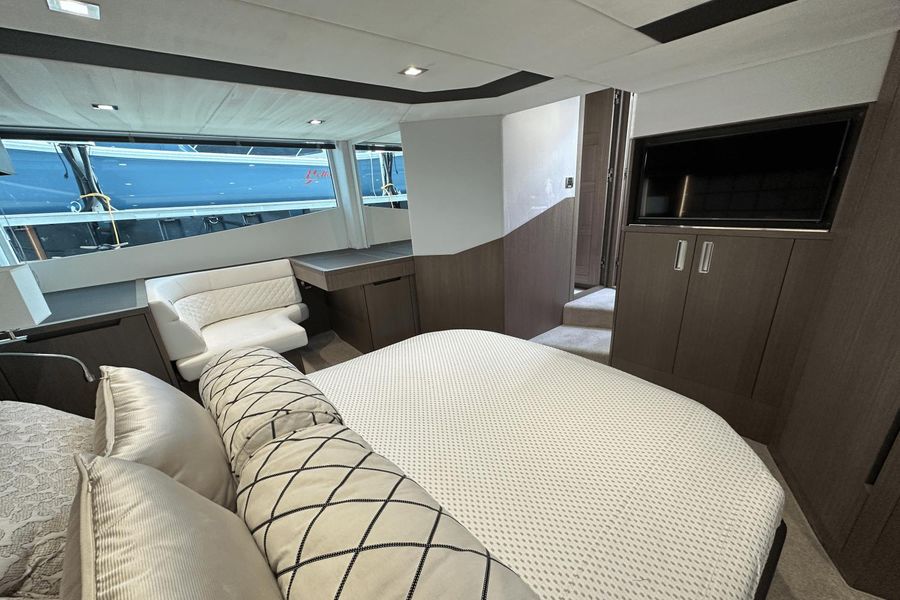 2019 Galeon 510 Sky
