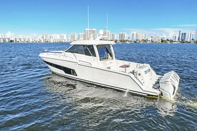 Yacht