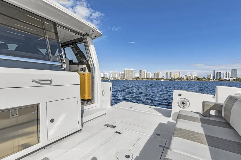 Devocean Yacht Photos Pics 