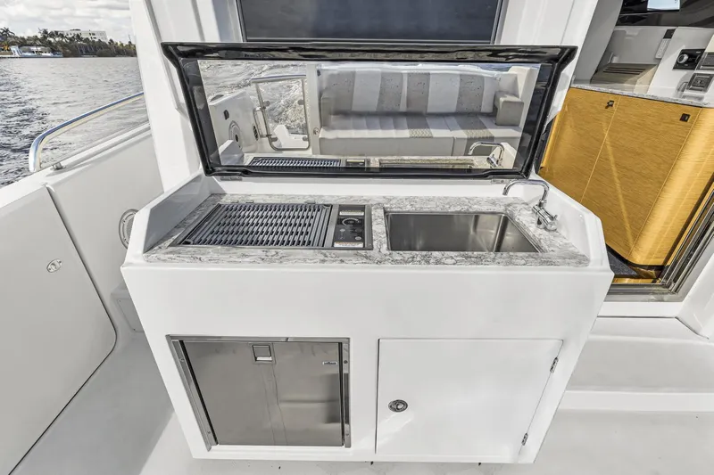 Devocean Yacht Photos Pics 