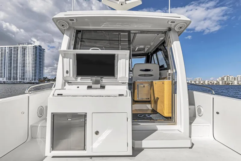 Devocean Yacht Photos Pics 