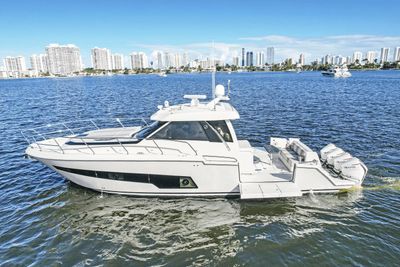 Yacht
