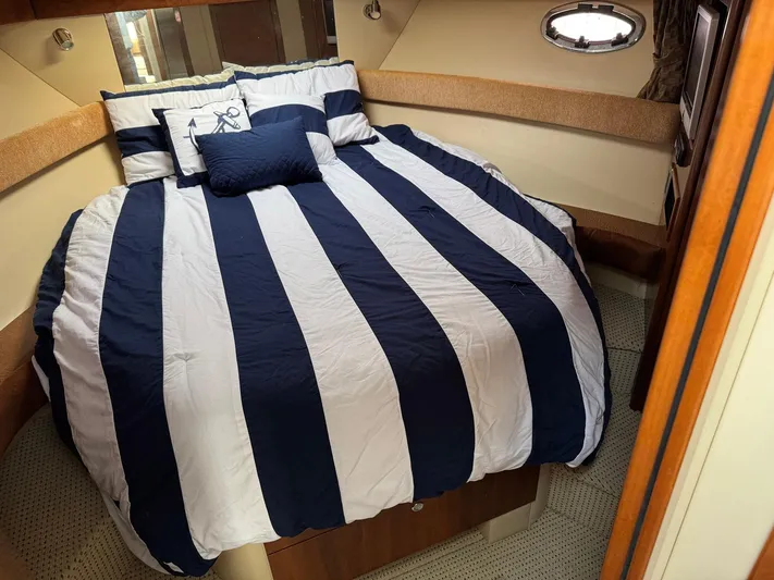 J'becuz Yacht Photos Pics 